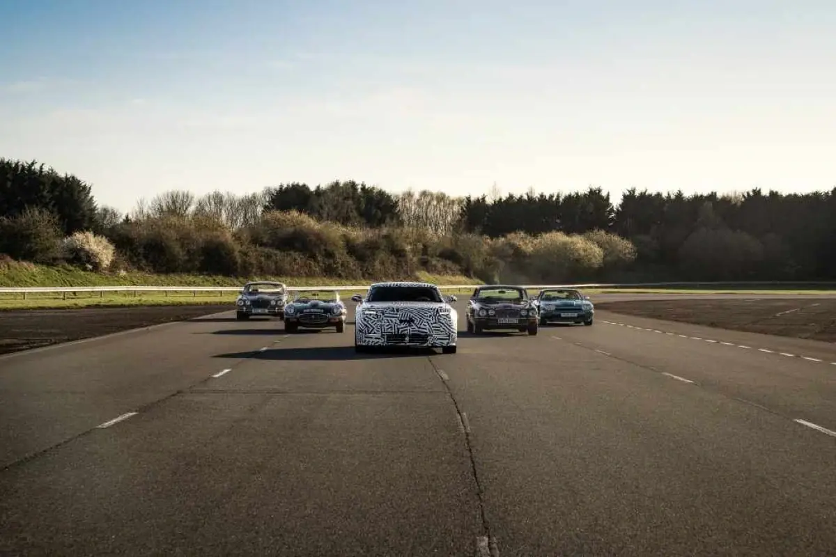 Jaguar a fait rouler ses ing&eacute;nieurs dans des E-Type avant de concevoir son GT &eacute;lectrique