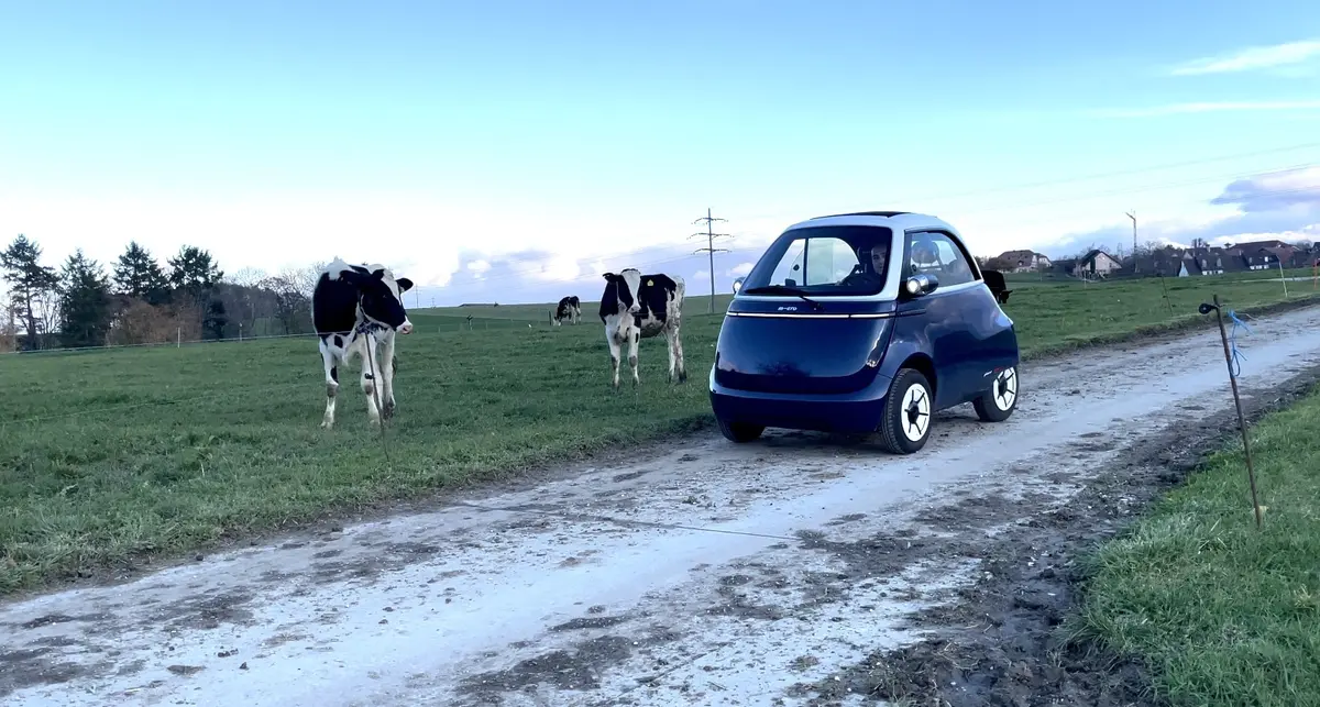 Essai Microlino : la petite voiture électrique trop mignonne, taillée pour la ville !