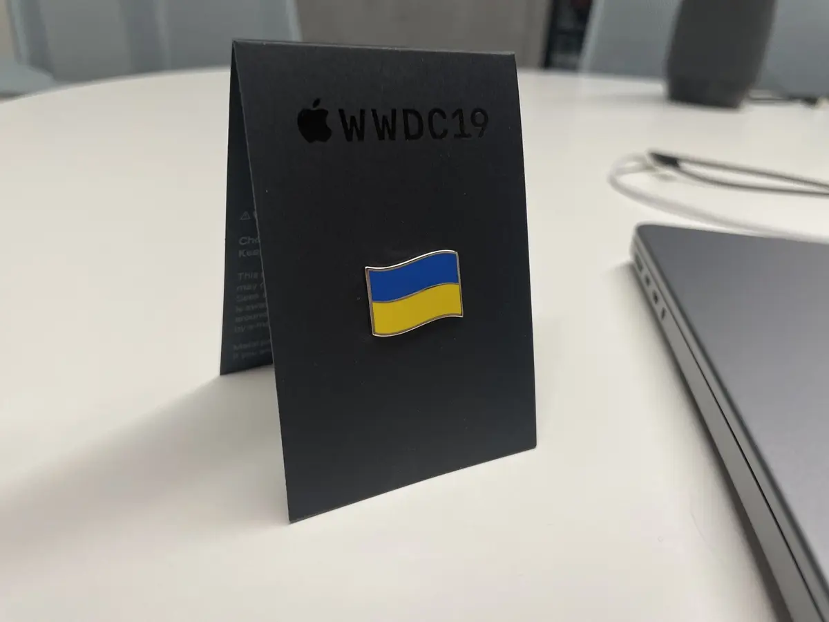 MacPaw met en jeu un pin’s de la WWDC 2019 aux couleurs de l’Ukraine !