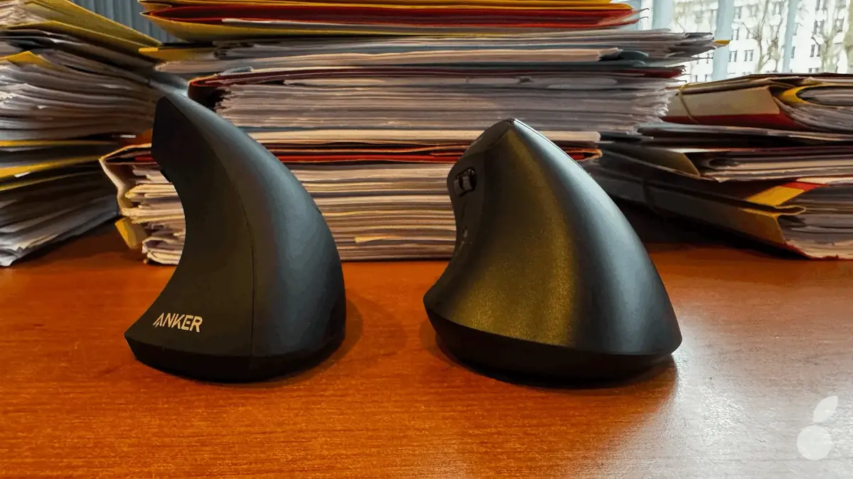 Souris ergonomique Anker à gauche, Seenda MOU200 à droite