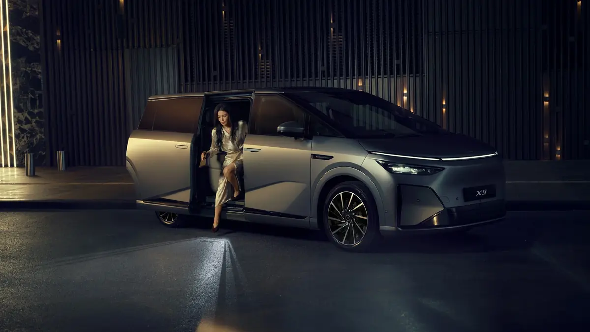 Un van avec 615 km d'autonomie&nbsp;? Le XPENG X9 arrive en Europe&nbsp;!