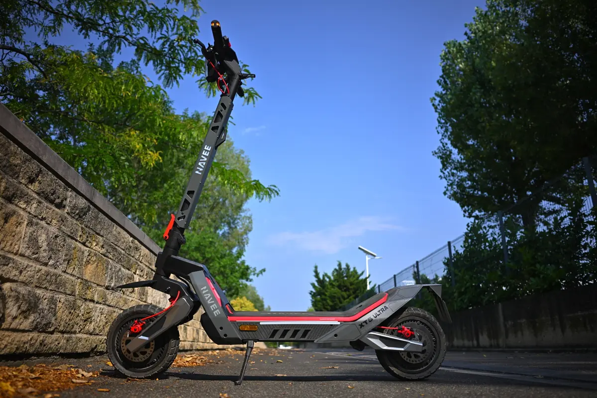 Test Navee XT5 Ultra&nbsp;: deux moteurs et un confort de scooter