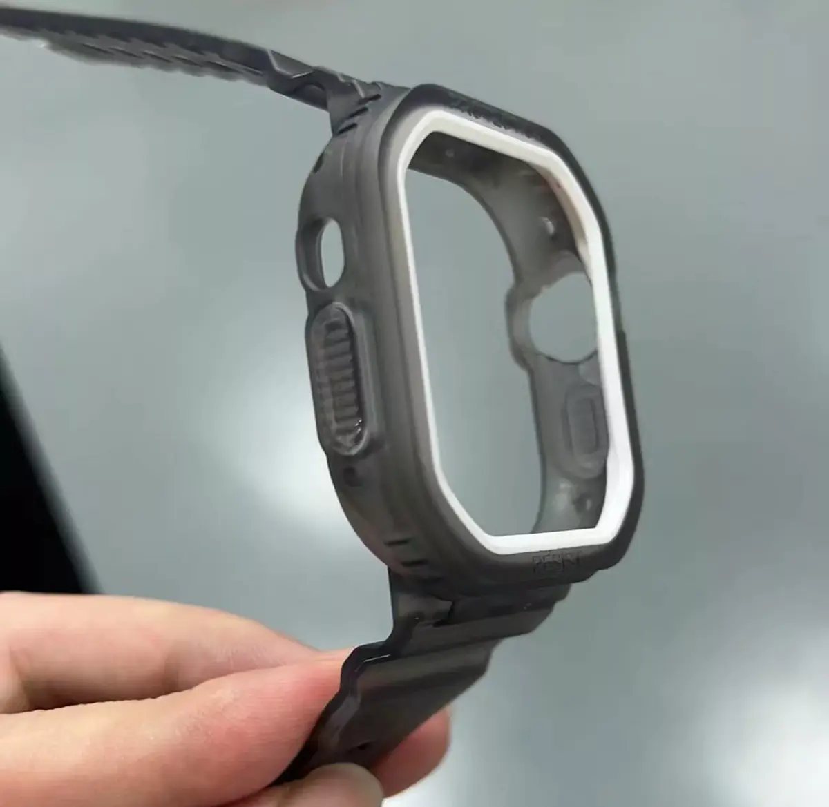 Apple Watch Pro : un écran plat / bord à bord et deux nouveaux boutons ? [photos supposées]