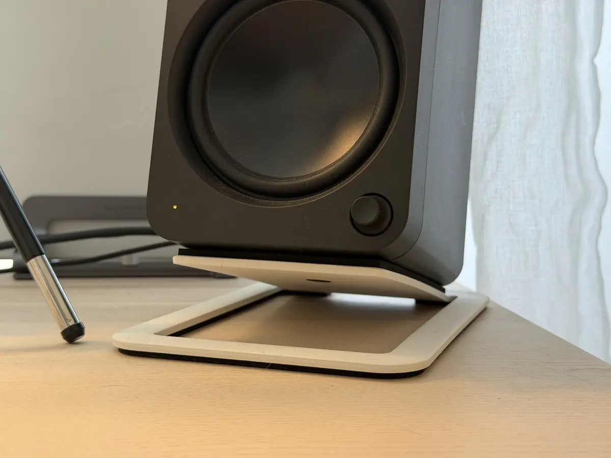 Test des Kanto ORA4&nbsp;: les enceintes de bureau qui changent tout