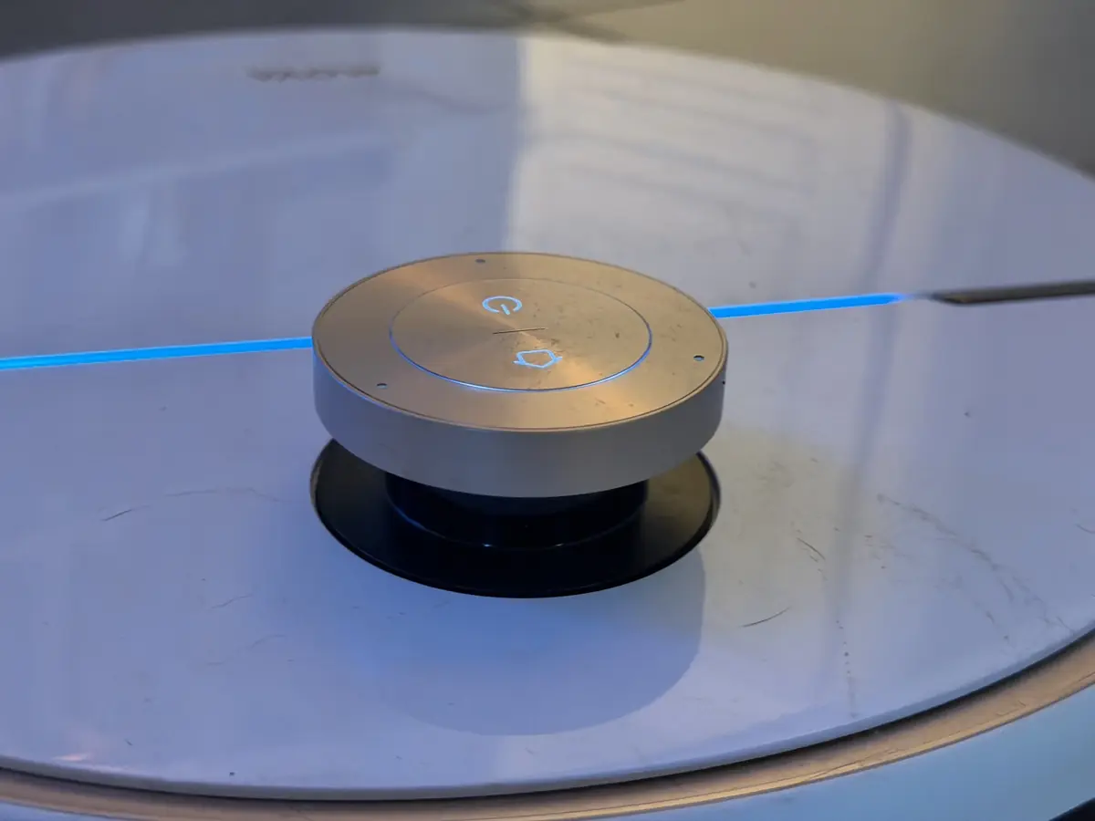 Test du MOVA V70 Ultra Complete&nbsp;: le robot aspirateur qui a le bras long