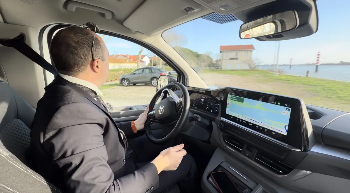 Essai Volkswagen eCaravelle&nbsp;: le &laquo;&nbsp;transporteur&nbsp;&raquo; passe &agrave; l&rsquo;&eacute;lectrique, et ce n&rsquo;est pas une r&eacute;ussite