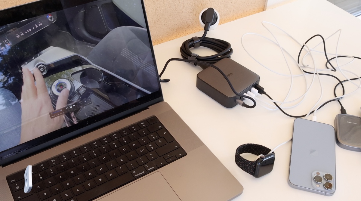 Petit test du chargeur UGreen 200W (6 ports) : peut-il remplacer ceux d'Apple ?