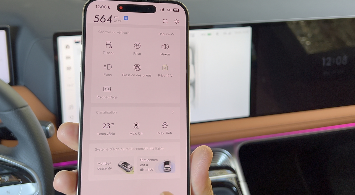 Test du système auto de XPENG sur 3 écrans : mieux que Tesla ?