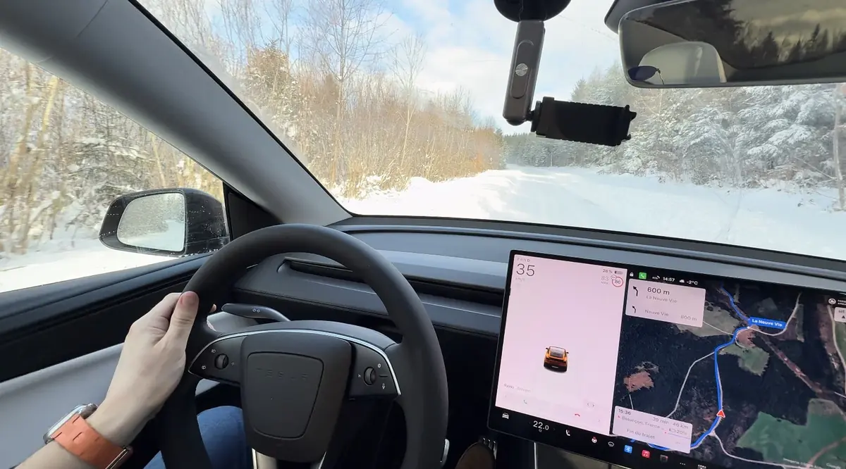 Grok et CarPlay arrivent enfin chez Tesla&nbsp;!