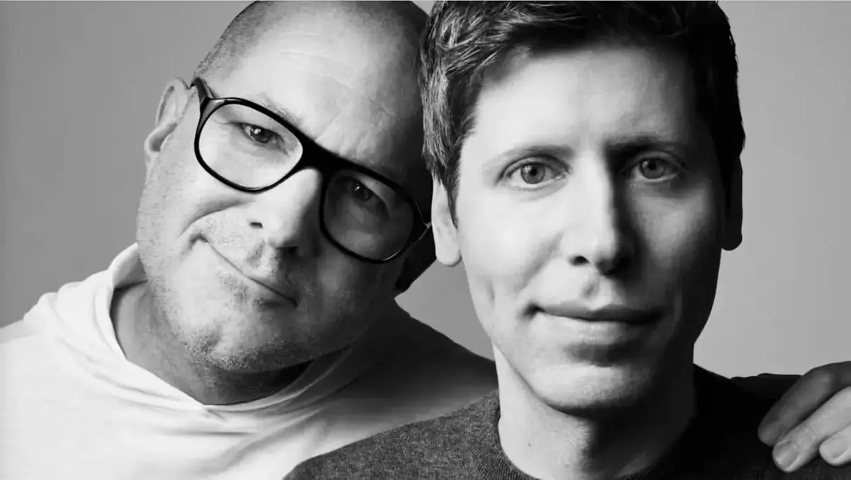 Coup de tonnerre&nbsp;: Jony Ive remplace Tim Cook &agrave; la t&ecirc;te d&rsquo;Apple&nbsp;!