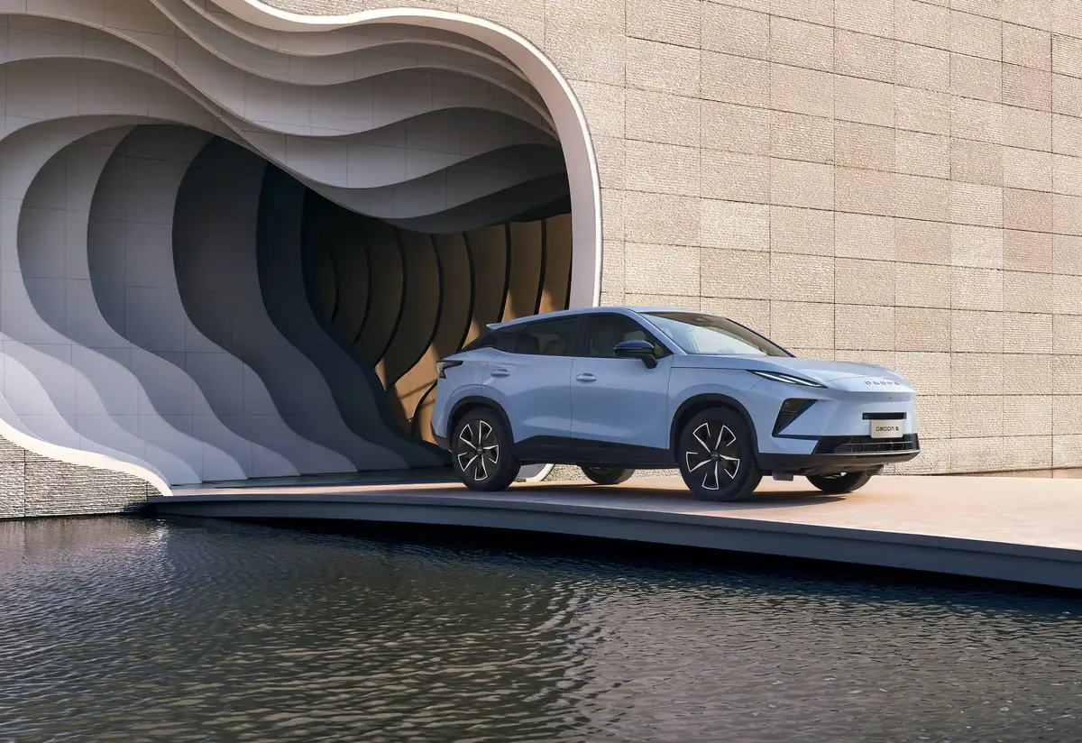 OMODA 5&nbsp;: hybride 224 ch &agrave; 30 990 euros, les commandes ouvrent au Mondial de l'Auto