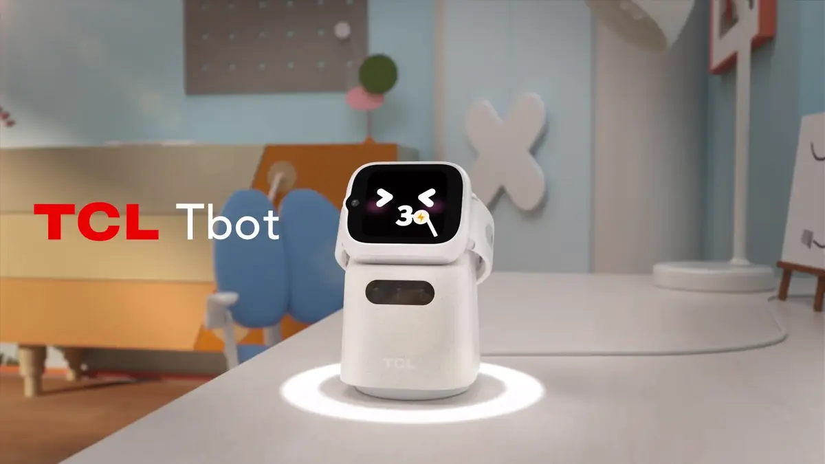 TCL Tbot&nbsp;: donneriez-vous &agrave; vos enfants un compagnon IA &agrave; poser sur un bureau&nbsp;?