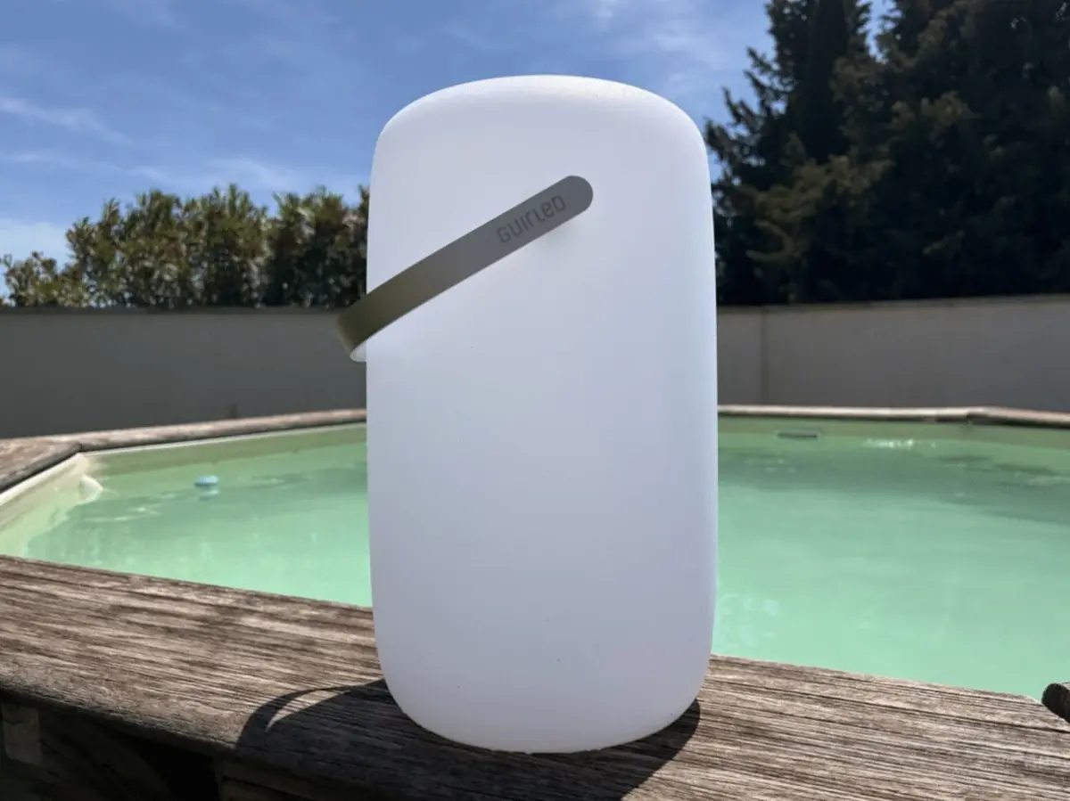 Test de la Lampe Nomade Solaire Guirled avec panneau invisible, parfait pour les soir&eacute;es d&rsquo;&eacute;t&eacute;&nbsp;?