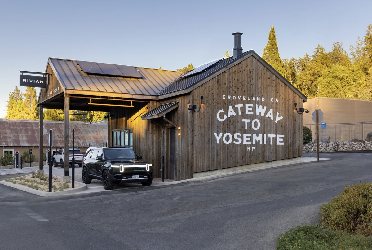 Cette station de charge de cow-boy donne envie de partir à l'aventure !