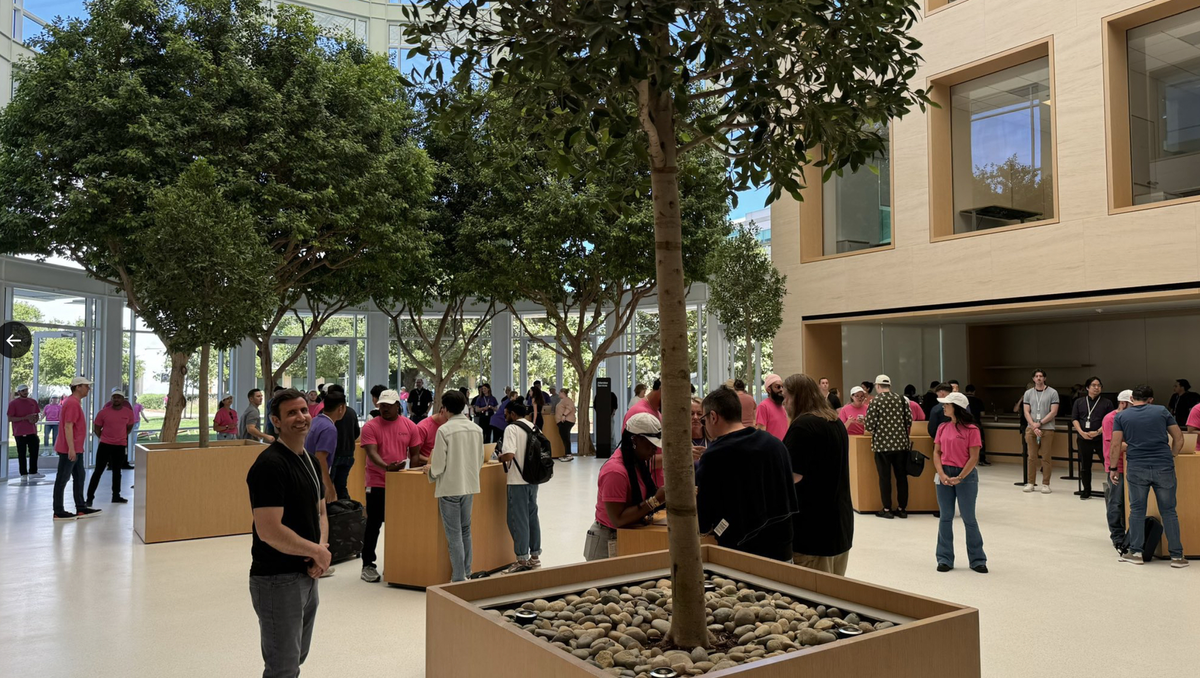 WWDC 2024 : de jolis goodies pour les rares développeurs présents sur place (photos)