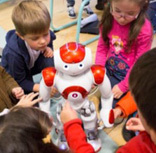 Le robot humanoïde Nao débarque dans les écoles de Puteaux