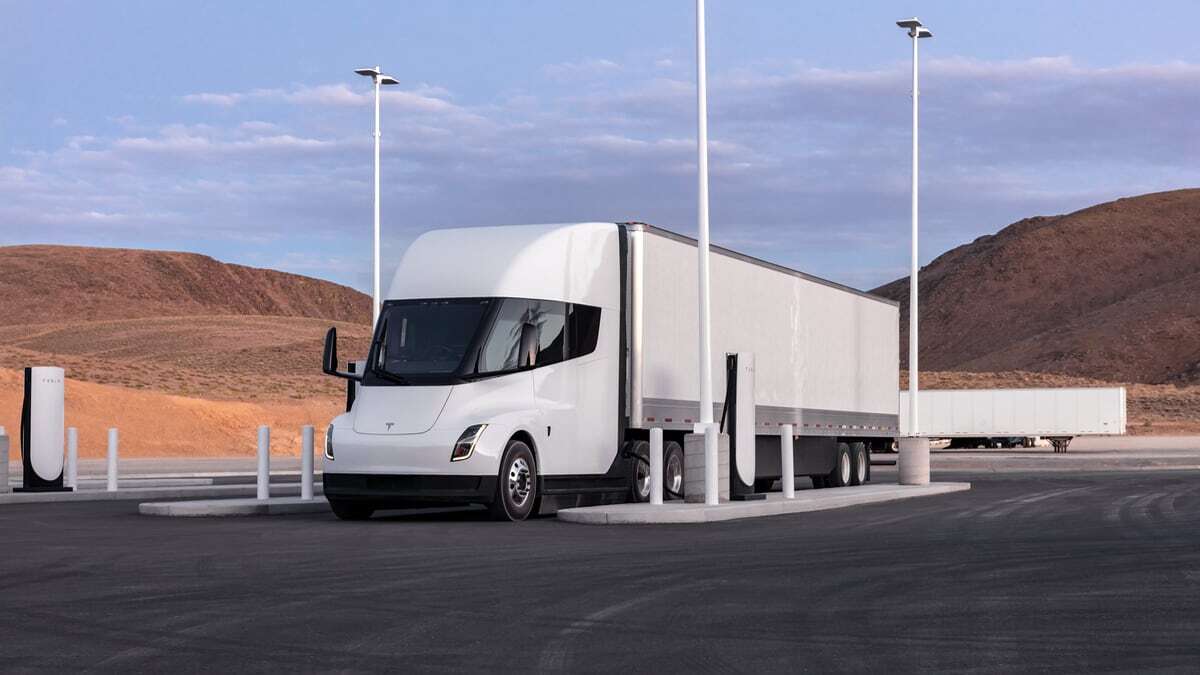 Tesla des SuperChargers V à kW en pour le CyberTruck et le Tesla Semi