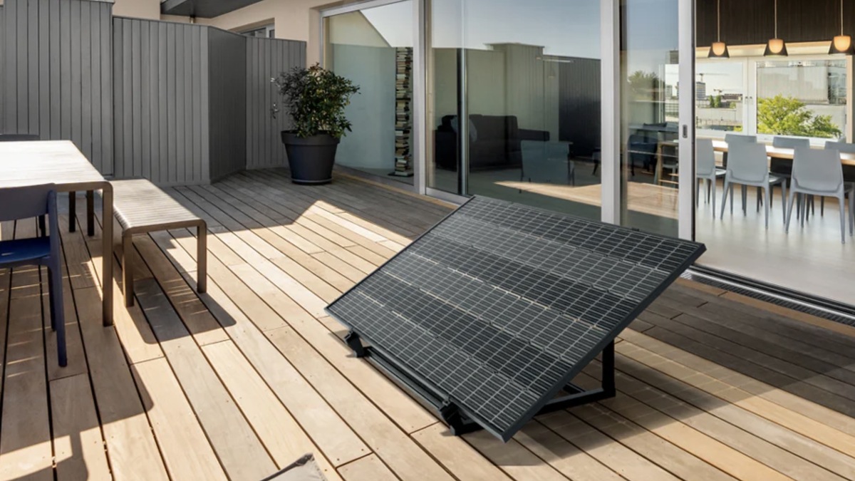 Panneaux solaires 425W à 599 €, 850W à 1099 € c'est déjà le Black