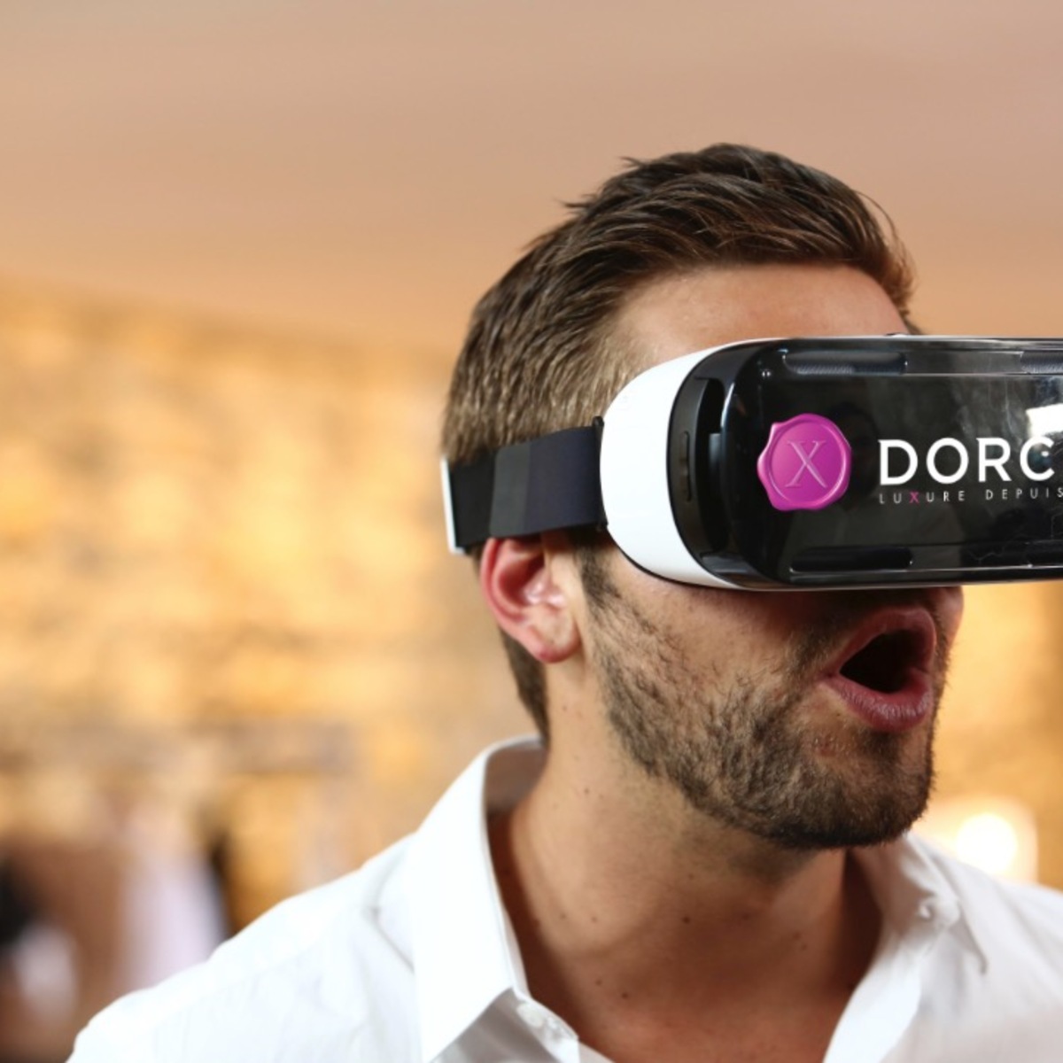 NSFW : Marc Dorcel se lance dans la réalité virtuelle et propose deux films  gratuits