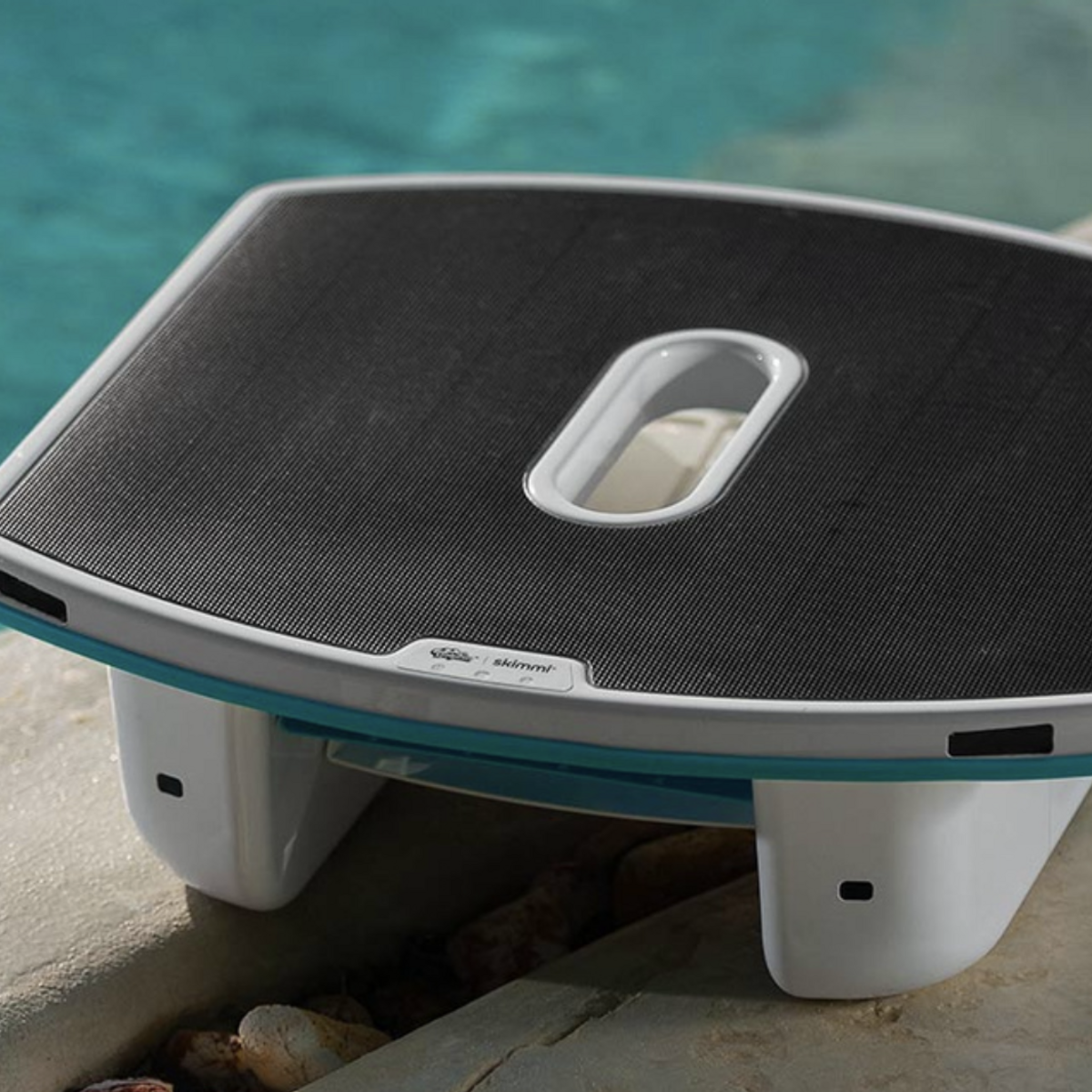 Robots Piscine Vs Nettoyage Manuel : Avantages Et Inconvénients