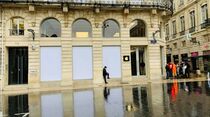 Quand les Apple Store ressemblent à des guichets de gare (photos)