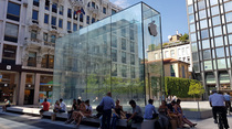 Quelques photos et une vidéo exclusive de l'Apple Store de Milan (avant l'ouverture)