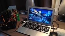 Une GeForce GTX 570 branchée en Thunderbolt sur un MacBook Air