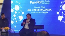 Après 5 ans de présidence, Woz aime bien "l'Apple de Tim Cook"