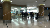 Apple Store : très peu de monde ce matin pour les iPhone 8 et les Apple Watch Series 3