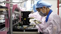 Pas assez de salariés pour produire l'iPhone 15 ? Foxconn triple les primes !