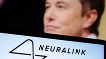 Neuralink permet à cet homme tétraplégique de jouer par la pensée !