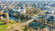Google a choisi cette ville étonnante pour construire son premier data center en France