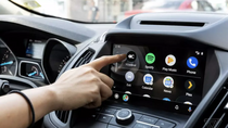 L'ouvre-porte de garage et portail connecté 1Control compatible CarPlay en promo à -21% !