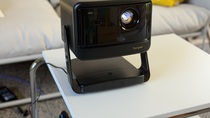 Test du Dangbei DBOX02 Pro : le vidéoprojecteur 4K qui veut remplacer votre télé