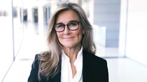 Kim Kardashian embauche Angela Ahrendts, ex responsable du retail chez Apple