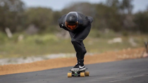 132 km/h en skateboard électrique, record du monde battu !