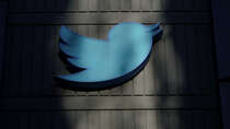 Twitter, pillé par l'IA, limite temporairement ses messages