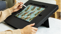 Astropad lance son support ergonomique pour dessiner sur l'iPad Pro