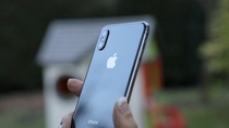 Un "nouvel iPhone X" et un "iPhone" (tout court) en 2018 ?