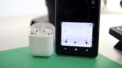 AirPods sur Android : AirBattery détecte les écouteurs dans les oreilles