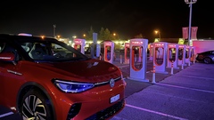 Insolite : comme Apple, Tesla a des soucis de "chargeur propriétaire"