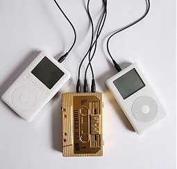 Livebox V2, Pub iPhone UK & Mix entre iPod