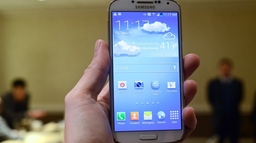 Samsung Galaxy S4 : détails et comparatif avec l'iPhone 5