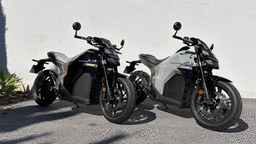 Essai Honda WN7 : autonomie, charge rapide... cette moto électrique peut-elle changer la donne ?