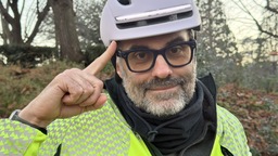 Prise en main du Tenways EH20 : le casque vélo connecté qui remplace vos AirPods et vos clignotants