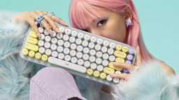 Un peu de fun sur le bureau ? Le clavier Pop Keys de Logitech en vente flash à -48% !