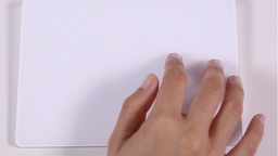 Astuce : comment activer et configurer le balayage à deux ou trois doigts sur le trackpad d'un Mac
