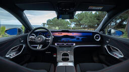 Mercedes reconnaît avoir trop misé sur le tactile, mais ses écrans vont continuer de grossir