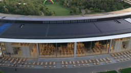 Un drone survole l'Apple Park et prend en photos la reprise des salariés !