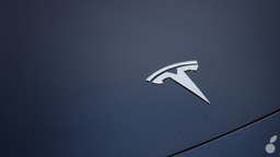 Tesla va licencier 14 000 salariés (10% de ses effectifs mondiaux) !